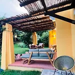 Sole Con Piscina Privata فيلة